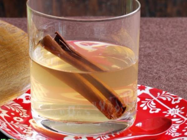 Kaj morate vedeti o čaju z banano in cimetom