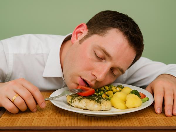 Razvade po obroku, ki so škodljive za zdravje