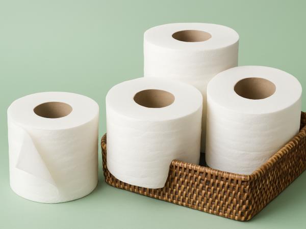 Zakaj kupovati vedno in samo bel toaletni papir?