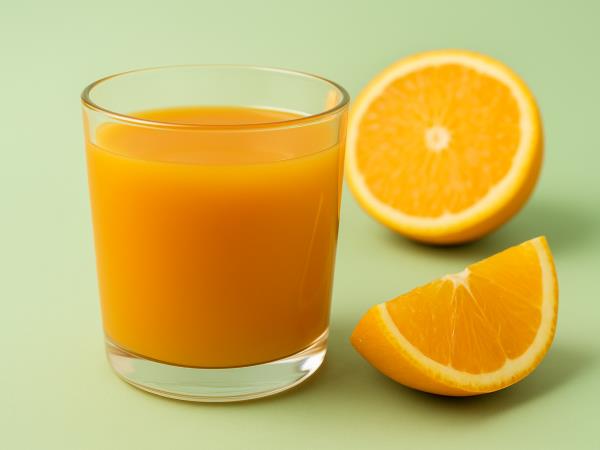 Kako iz samo 4 pomaranč narediti 9 litrov soka