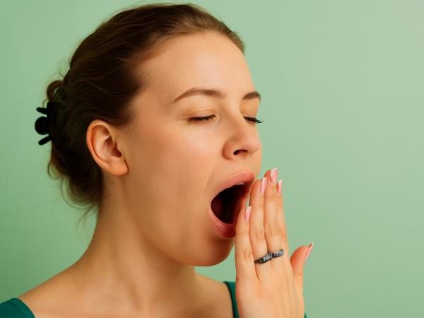 Se tudi vam dogaja, da cel dan neustavljivo zehate?