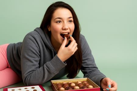 Kaj morate jesti poleg čokolade, da bi hitreje hujšali?