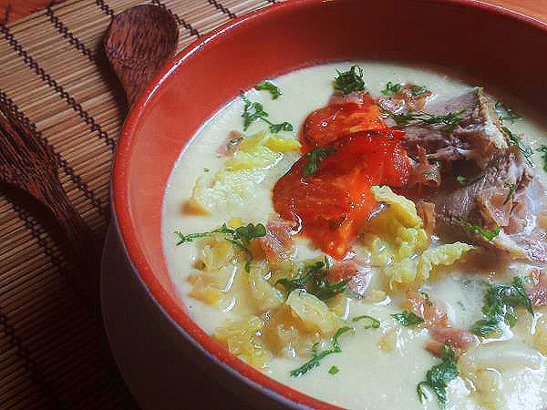 LCHF enolončnica z govedino in popečenim paradižnikom