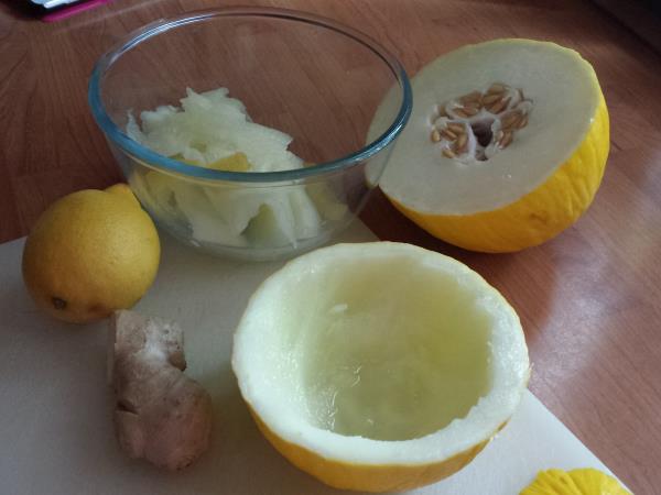Poletna svežina v melonini lupini: recept, ki bo vaše brbončice presenetil