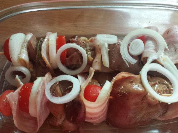 Jetrca na palčki: recept za ražnjiče, ki jih boste znova in znova pripravljali