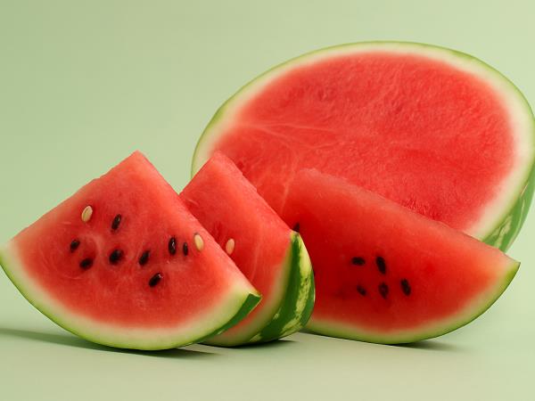 Neverjetno: Ste opazili, da so lubenice vse bolj brez okusa? Kaj storiti?