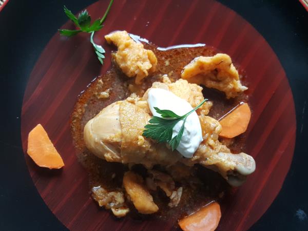 Piščančja obara z žličniki