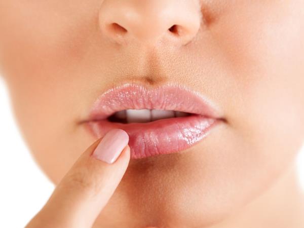 Herpes se vrača? Morda je kriva vaša zobna ščetka