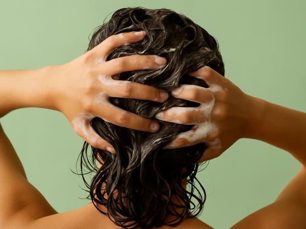 7 dnevnih navad, ki uničujejo lase