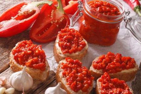Zakaj je ajvar hit vsake jeseni?