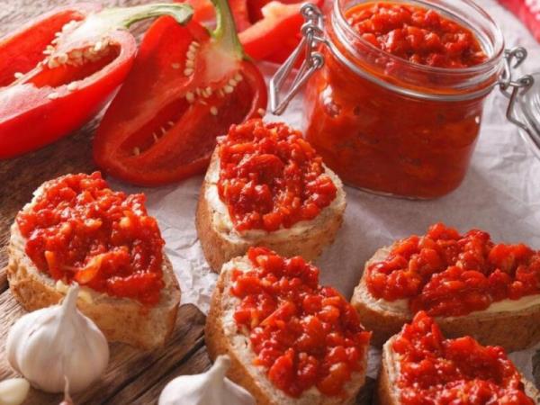 Zakaj je ajvar hit vsake jeseni?