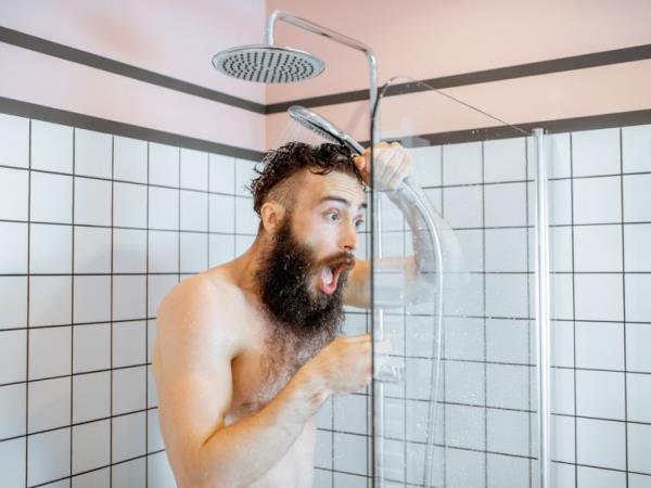 5 koristi, zakaj je hladen tuš dober za zdravje