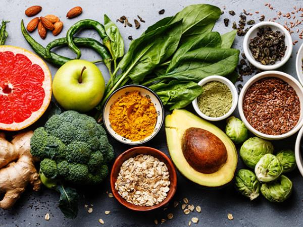 Če s hrano povzročimo raka, ga lahko s hrano tudi pozdravimo?