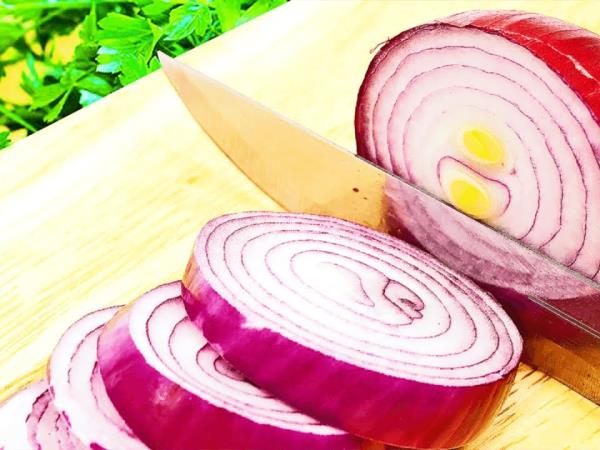 Preveč čebule lahko povzroči to ...