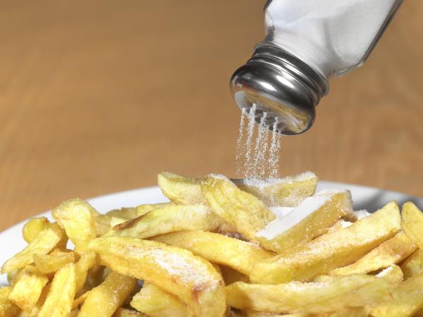 Kaj je slabše za zdravje: sol ali sladkor?