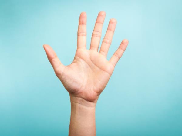 Test z dlanmi: ali vam primanjkuje železa?