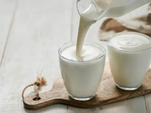 Je pitje kefirja ponoči res priporočljivo?