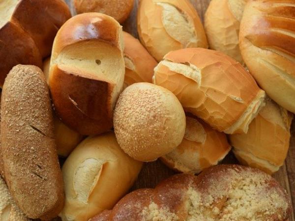 Ali je varno jesti beli kruh?