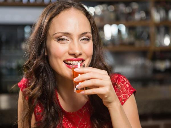 Alkohol redi, zato pazite, kdaj ga pijete