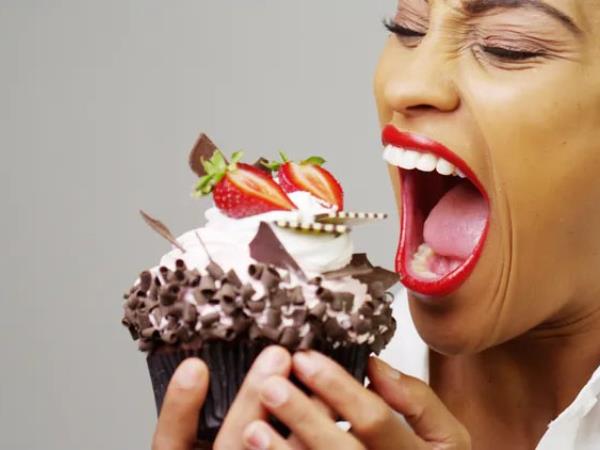 Kaj se zgodi v telesu, če jeste prehitro?