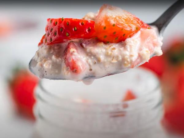 Zdrav oves z jagodami