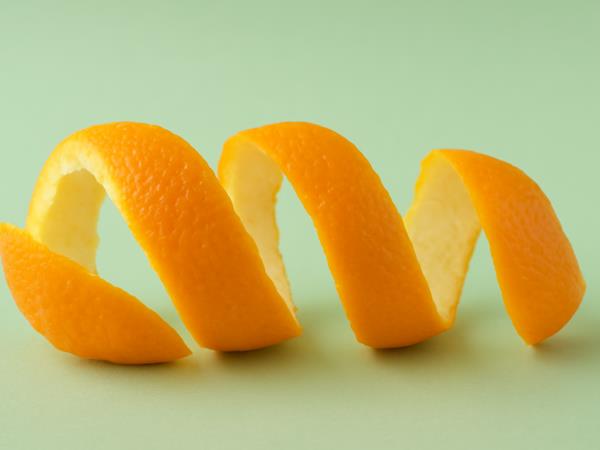 Kako se s pomarančo znebiti slabe energije