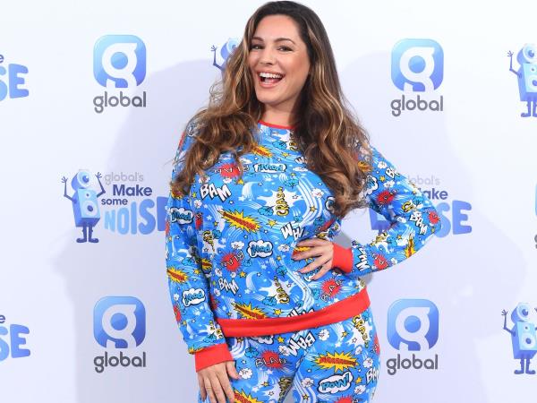 Kelly Brook: nekdanja najlepša manekenka na svetu se je zredila – in nikoli ni bila bolj srečna