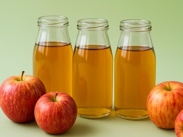 7 prednosti jabolčnega kisa z medom, ingverjem in kurkumo