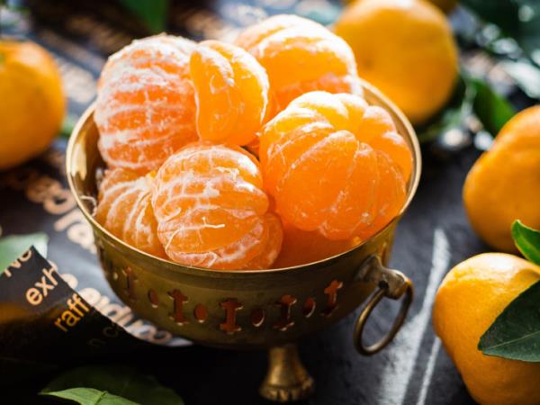 Kaj se zgodi, če pojeste več kot 5 mandarin na dan?