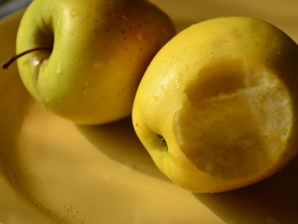 Nenavadna genetska koda jabolka zlati delišes