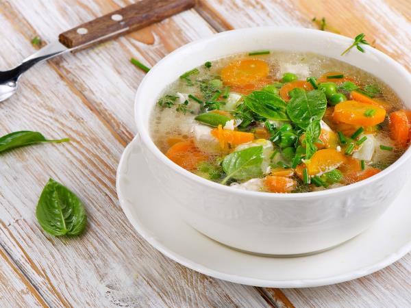 Čarobna moč vroče zelenjavne juhe
