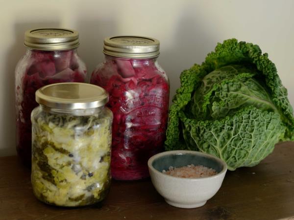 Zakaj je pomembno jesti kislo zelje in kumarice skupaj