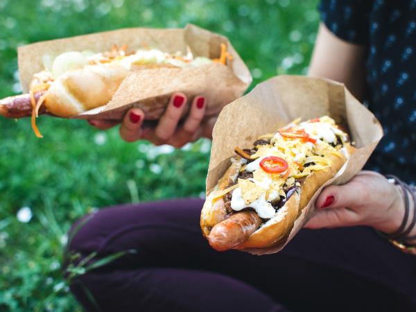 Hamburger z avokadom – in nenadoma ni več tako slab? Kako pametno jesti hitro hrano