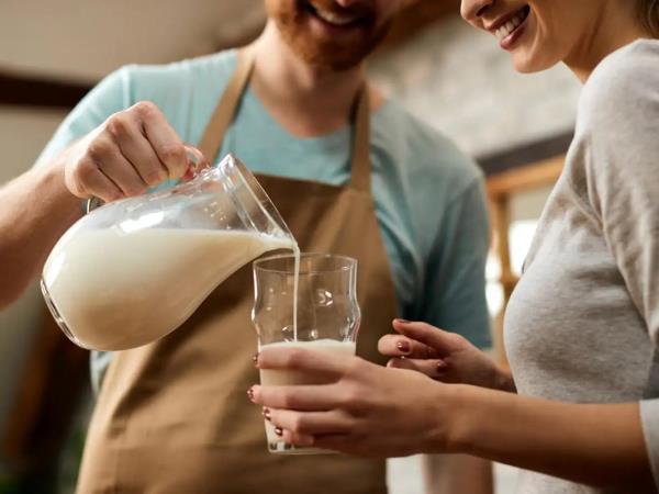 Kako pitje mleka vpliva na naše zdravje