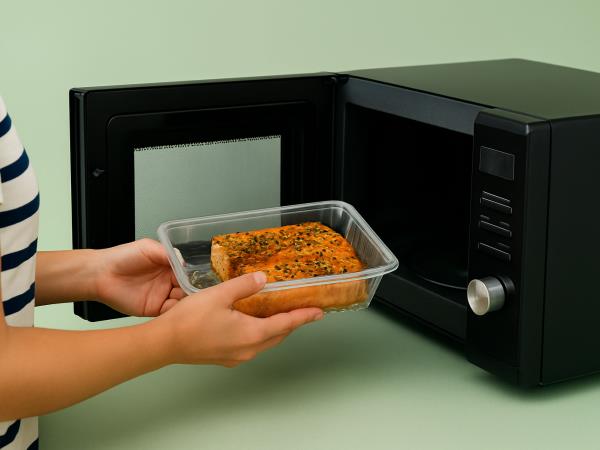 Te hrane nikoli ne pogrevajte! Lahko postane nevarna za zdravje!