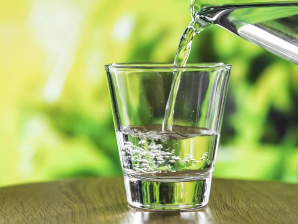 4 znaki, da vam primanjkuje vode