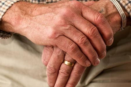 Ali način tipkanja lahko razkrije Parkinsonovo bolezen?