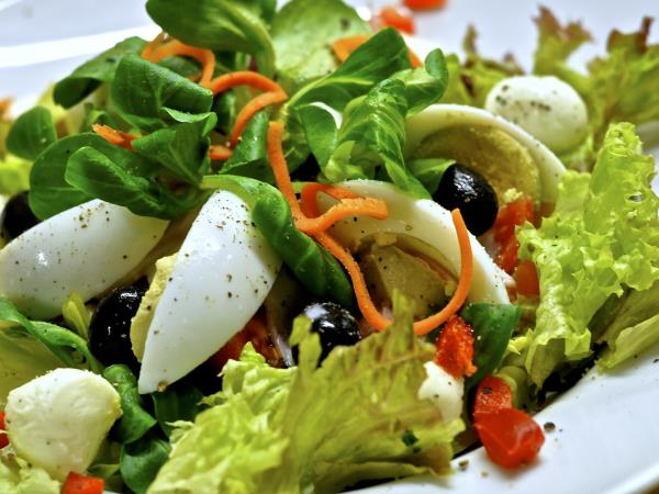 5 stvari, ki pokvarijo solato