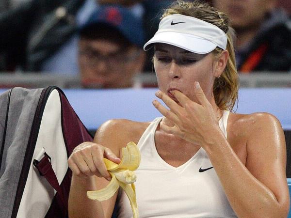 Zakaj teniški igralci jedo banane med odmori?