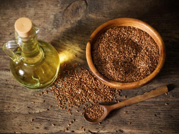 7 živil iz vaše kuhinje, ki podpirajo presnovo maščob – brez diet in dragih dodatkov