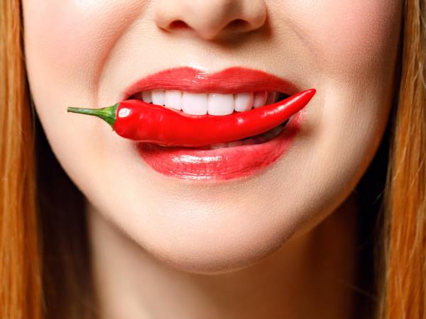 7 živil iz vaše kuhinje, ki podpirajo presnovo maščob – brez diet in dragih dodatkov