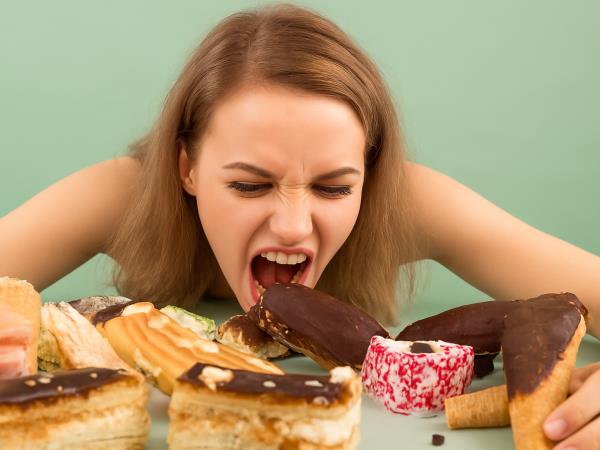 7 živil, ki jih ne bi smeli jesti za zajtrk – eno od njih pijemo skoraj vsi