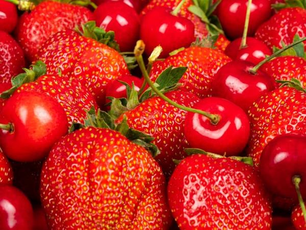 Koliko jagod in češenj lahko pojemo na dan?