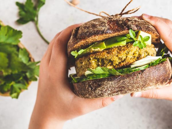 So rastlinske alternative boljše za zdravje srca kot meso?