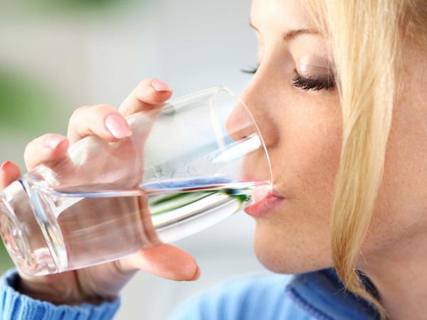 Kako veste, da ste dehidrirani, čeprav niste žejni