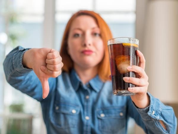 Sladke pijače negativno vplivajo na ščitnične hormone