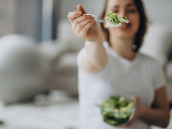 Katera hranila najpogosteje primanjkujejo veganom?