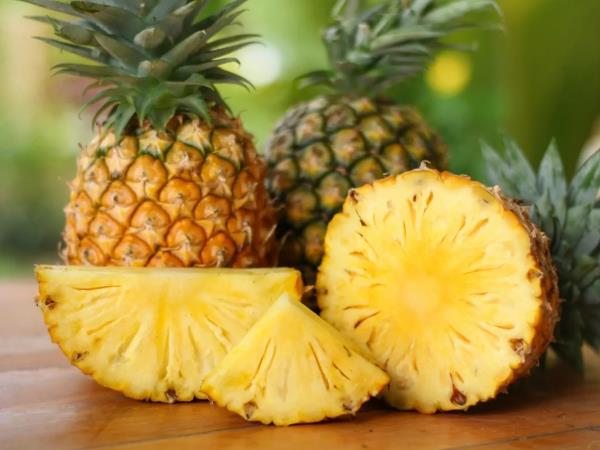 Ali veste, kaj se zgodi, če jeste samo ananas?