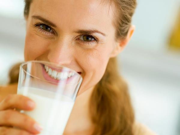 Ali polnomastno mleko res ščiti pred astmo?