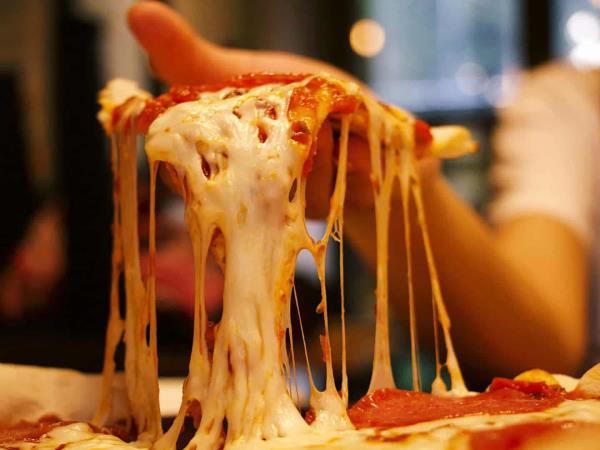 4 načini, kako pici zmanjšati kalorije